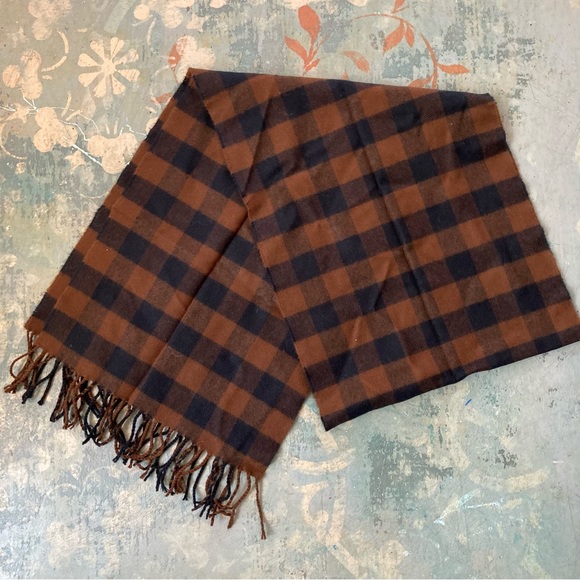 David & Young Softer Than Cashmere D&Y Brown Watch Plaid Scarf Excellent… - Picture 5 of 5
